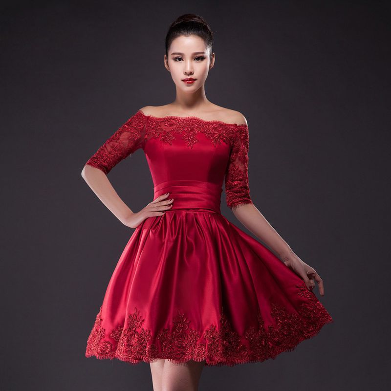 Красное платье с корсетом